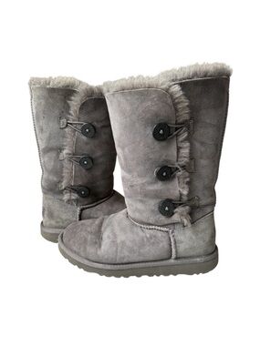 Ugg Australia Bailey Button Triplet Shearling Fur Tall Boot Big Girls Sz 4 Gray